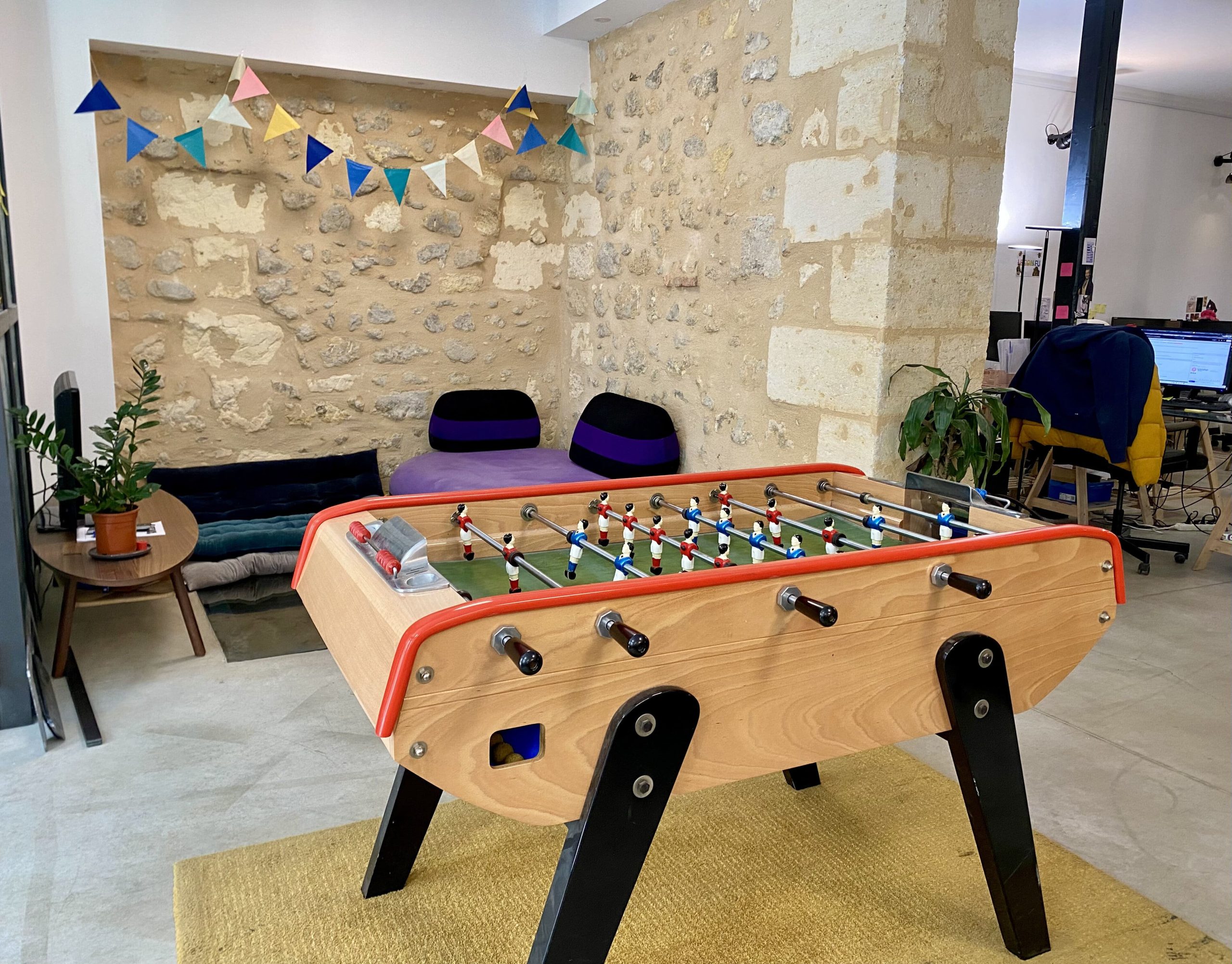AtelierCanteloup_Garogo_bureaux_Planterose_RDC_openspace_babyfoot